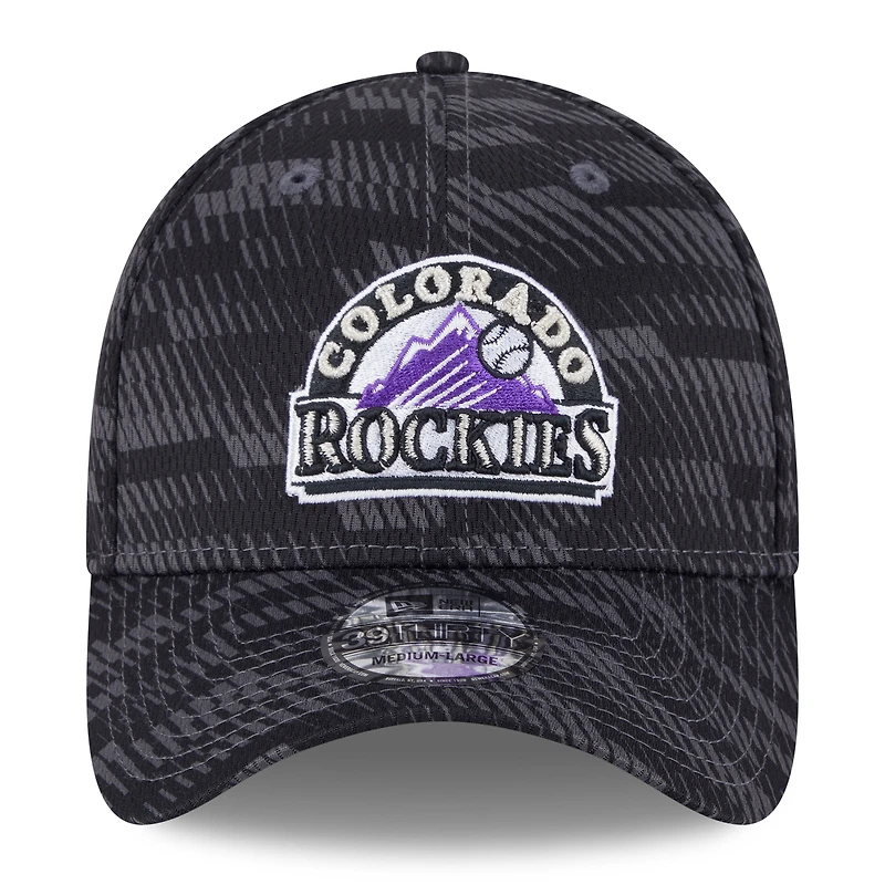 Men's New Era Black Colorado Rockies 2025 MLB Clubhouse 39THIRTY Flex Hat