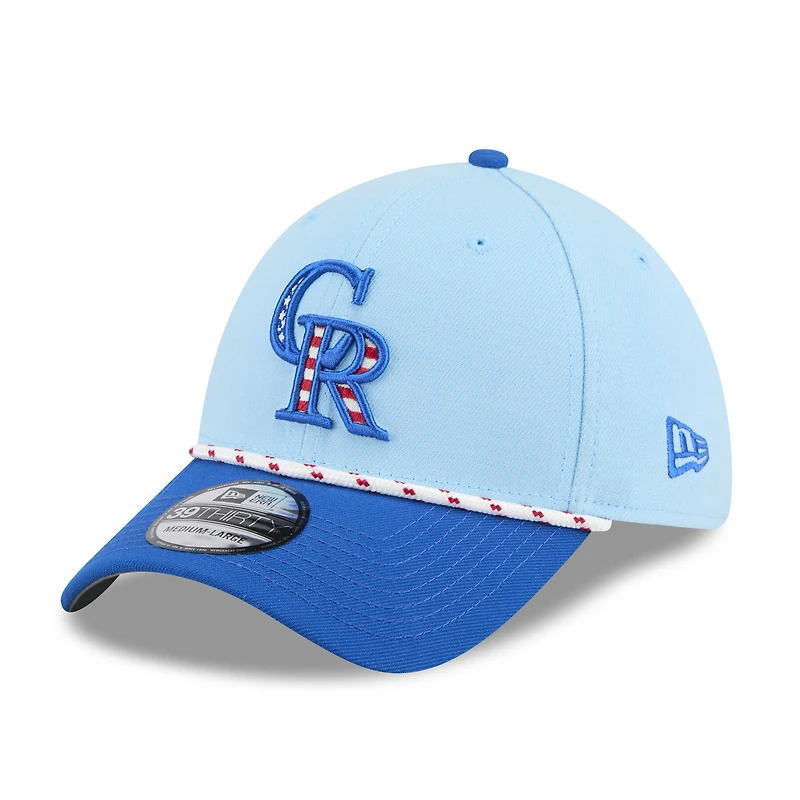 Casquette 39THIRTY Flex bleu clair/bleu pour homme New Era Colorado Rockies 2025 4 juillet