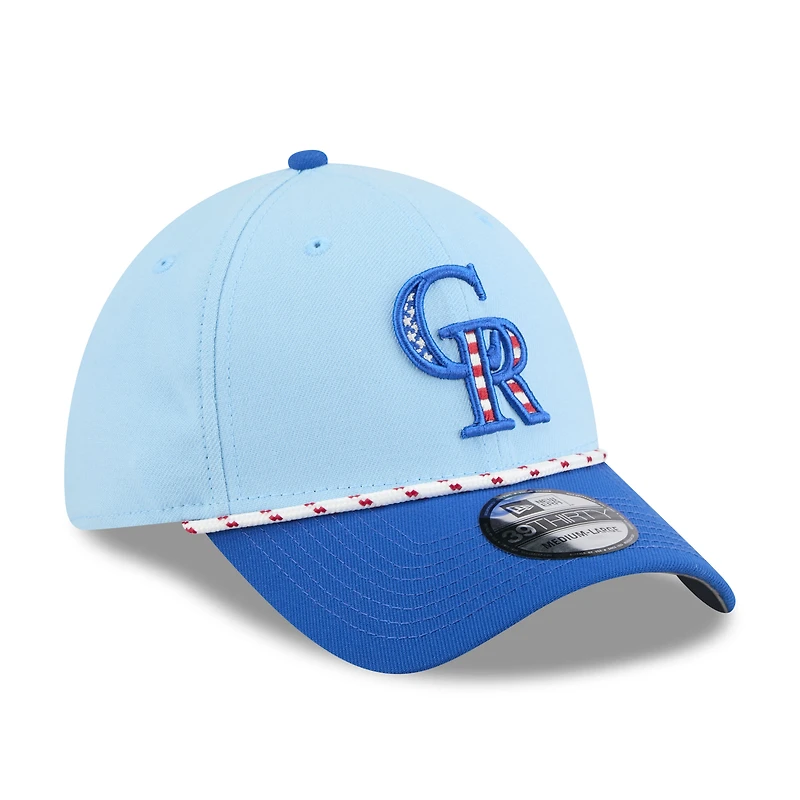 Casquette 39THIRTY Flex bleu clair/bleu pour homme New Era Colorado Rockies 2025 4 juillet