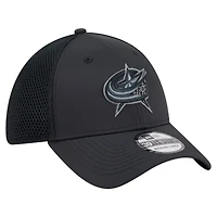 Men's New Era  Black Columbus Blue Jackets Blackout 39THIRTY Flex Fit Hat