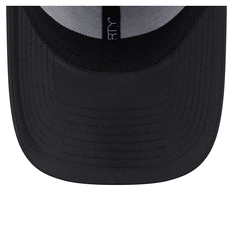 Men's New Era Black Columbus Blue Jackets Blackout 39THIRTY Flex Fit Hat