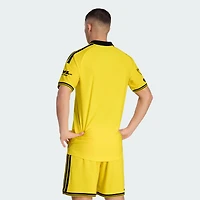 Maillot authentique adidas Columbus Crew jaune pour homme, modèle 2026 « Conçu l'excellence », avec patch sur le terrain.