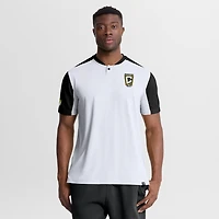 T-shirt Henley blanc pour homme Fanatics Columbus Crew Striker