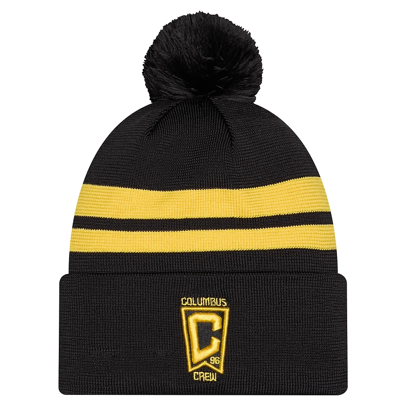 Bonnet New Era Columbus Crew 2026 noir pour homme, en maille jersey avec pompon et revers à crochet