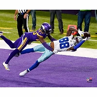 Photographie non signée de CeeDee Lamb, joueur des Dallas Cowboys, lors d'un touchdown en plongée