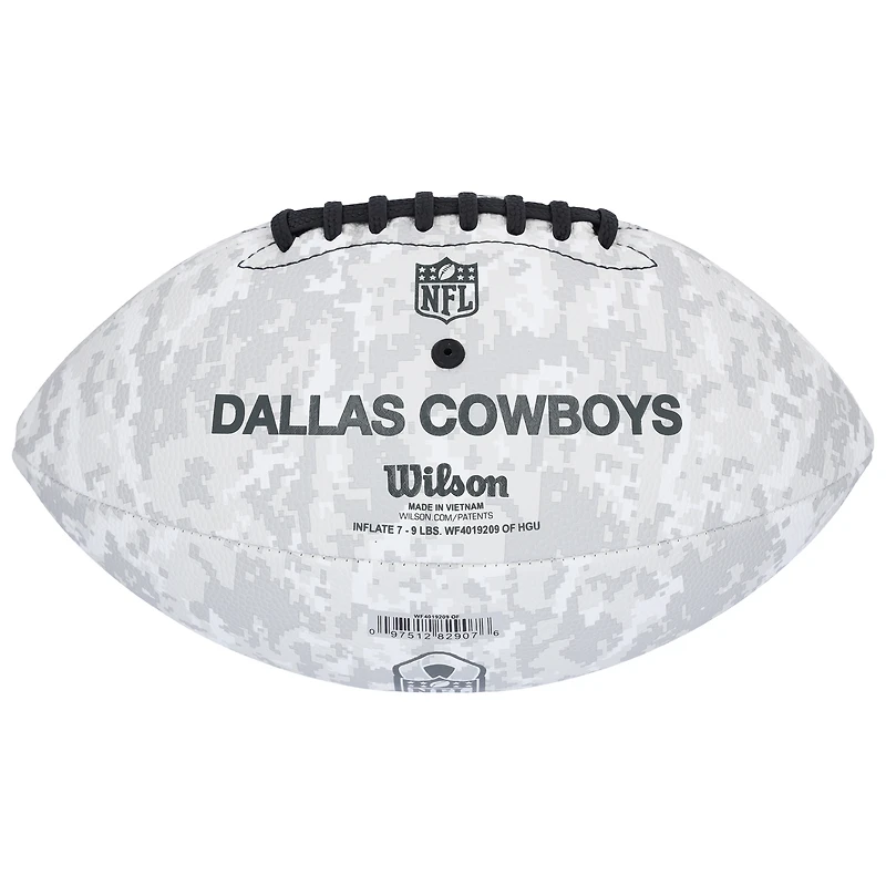 Ballon de football Wilson autographié par Dak Prescott des Cowboys de Dallas en 2024