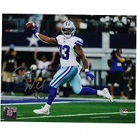 Photo de Javonte Williams (Dallas Cowboys) dédicacée (8 x 10 pouces) lors d'un touchdown