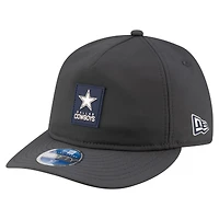 Casquette ajustée New Era 59FIFTY pour homme, couleur anthracite, Dallas Cowboys 2025 Sideline, modèle rétro temps froid.