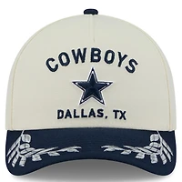 Casquette New Era 39THIRTY Flex crème/bleu marine pour homme des Cowboys de Dallas, draft NFL 2025