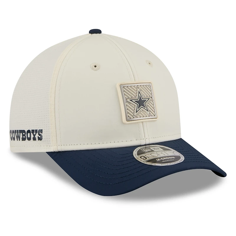 Casquette ajustable New Era crème/marine Dallas Cowboys 2026 NFL Training Camp 9FORTY pour homme