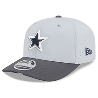 Casquette ajustable 9SEVENTY pour homme New Era gris/graphite Dallas Cowboys 2025 NFL Training Camp