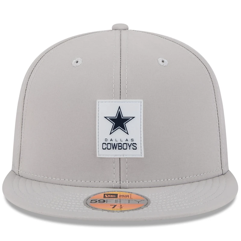 Casquette ajustée 59FIFTY Sideline 2025 des Cowboys de Dallas New Era pour homme, grise
