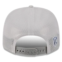 Casquette camionneur ajustable 9SEVENTY Sideline 2025 des Cowboys de Dallas de New Era pour homme, grise