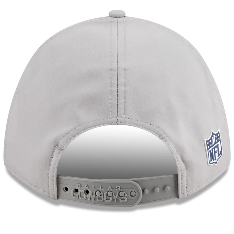 Casquette ajustable 9FORTY Sideline 2025 des Cowboys de Dallas New Era pour homme, grise