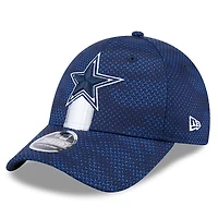Casquette extensible à bouton-pression New Era pour hommes des Dallas Cowboys 2024 Sideline 9FORTY bleu marine