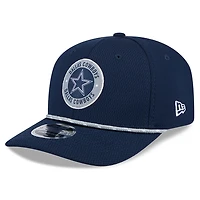 Casquette extensible à bouton-pression New Era pour hommes des Dallas Cowboys 2024 Sideline 9SEVENTY bleu marine