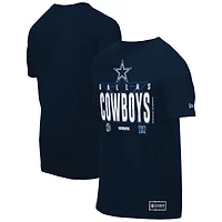 T-shirt New Era bleu marine pour homme, camp d'entraînement NFL 2025 des Cowboys de Dallas