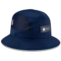 Bob New Era bleu marine Dallas Cowboys 2025 Sideline pour homme