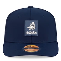 Casquette ajustable 9SEVENTY Trucker bleu marine Dallas Cowboys 2025 Sideline Throwback pour homme New Era