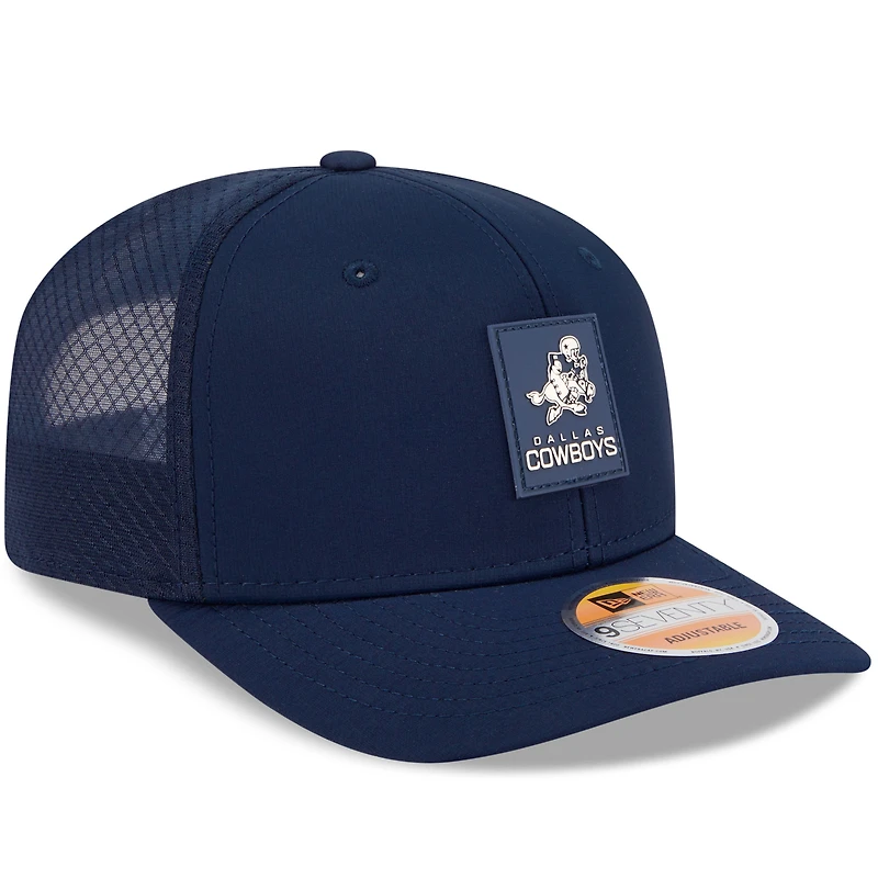 Casquette ajustable 9SEVENTY Trucker bleu marine Dallas Cowboys 2025 Sideline Throwback pour homme New Era