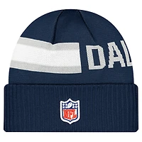 Bonnet tricoté à revers Sideline Tech bleu marine Dallas Cowboys New Era pour homme