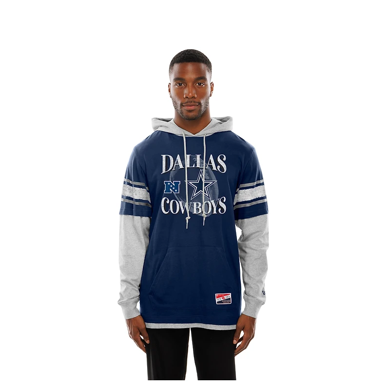 T-shirt à capuche manches longues et superpositions New Era bleu marine Dallas Cowboys Twofer pour homme