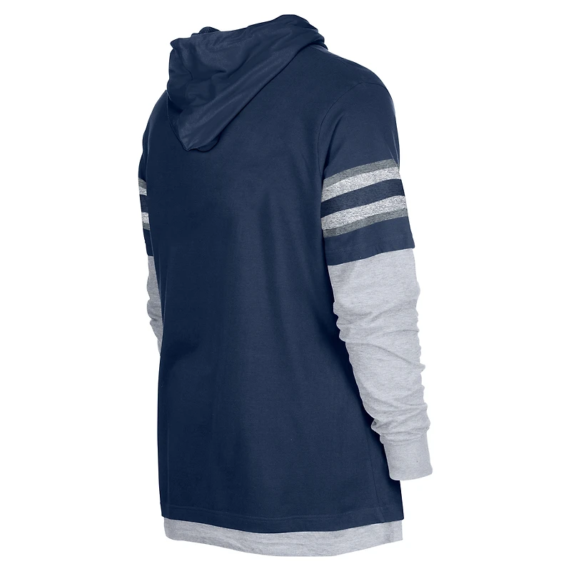 T-shirt à capuche manches longues Twofer bleu marine Dallas Cowboys New Era pour homme