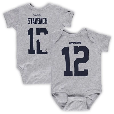 Nouveau-né et nourrisson Mitchell & Ness Roger Staubach Heather Grey Dallas Cowboys Joueur retraité Mainliner Nom numéro Body