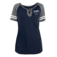 T-shirt raglan à lacets New Era bleu marine pour femme, logo des Dallas Cowboys.