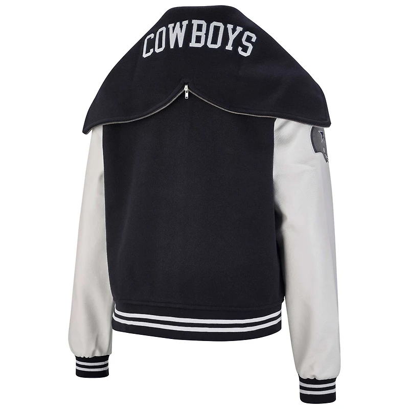Veste universitaire courte boutonnée pour femme The Wild Collective des Dallas Cowboys de la marine