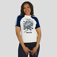 T-shirt raglan blanc à rayures et manches vieillies pour femme WEAR by Erin Andrews des Cowboys de Dallas