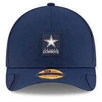 Casquette ajustable 9FORTY Sideline 2025 bleu marine New Era pour jeunes Cowboys de Dallas