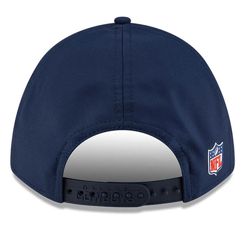 Casquette ajustable 9FORTY Sideline 2025 bleu marine New Era pour jeunes Cowboys de Dallas
