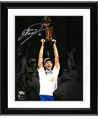 Photo dédicacée de Dirk Nowitzki (Dallas Mavericks) - 11 x 35,5 cm (11 x 14 pouces) - Finales NBA 2011