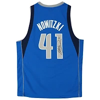 Maillot Swingman autographié Mitchell & Ness bleu 2010-2011 des Dallas Mavericks par Dirk Nowitzki
