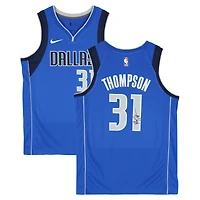 Maillot Swingman Nike Icon Edition bleu dédicacé par Klay Thompson des Dallas Mavericks