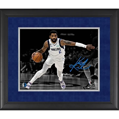 Photographie encadrée de Kyrie Irving, Dallas Mavericks, 11 x 35 cm, signature fac-similé