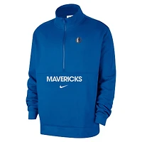 Veste demi-zip Nike Royal Dallas Mavericks Courtside Club pour homme