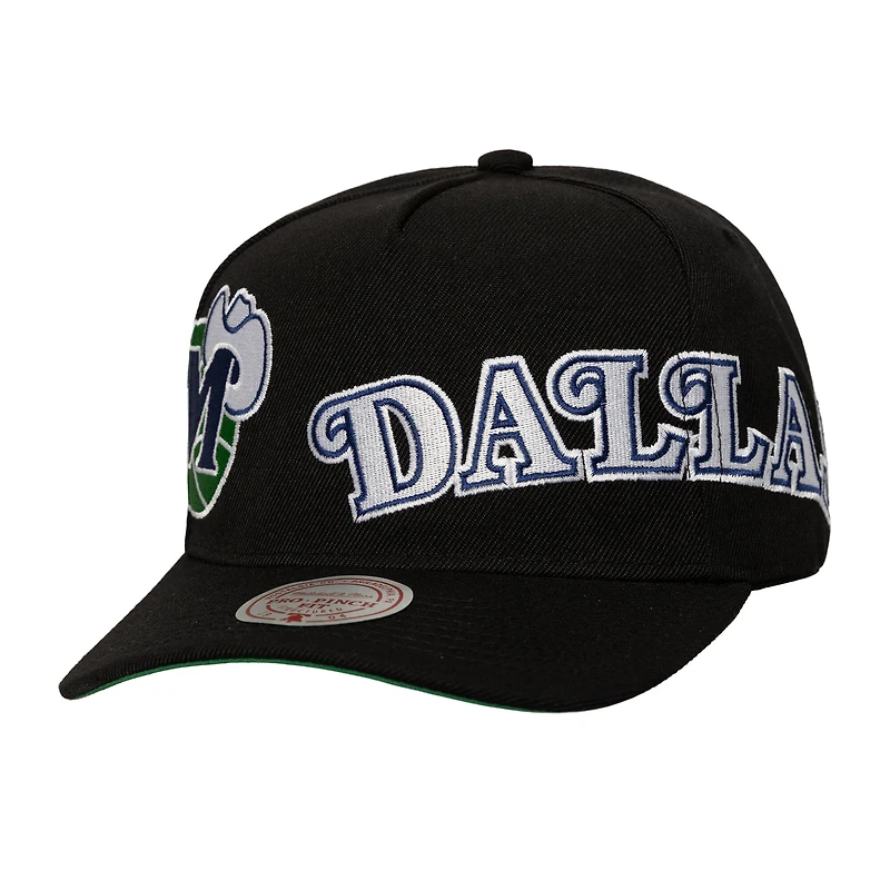 Casquette ajustable Mitchell & Ness noire Dallas Mavericks Busted Logo Wordmark Wrap Around Pro Pinch pour homme