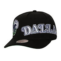 Casquette ajustable Mitchell & Ness noire Dallas Mavericks Busted Logo Wordmark Wrap Around Pro Pinch pour homme