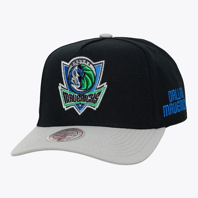 Men's Mitchell & Ness Black Dallas Mavericks Hardwood Classics Legendary Away Pro-Pinch Adjustable Hat
