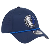 Casquette New Era bleue Dallas Mavericks Featherweight Poly Rope Flex 39Thirty pour homme