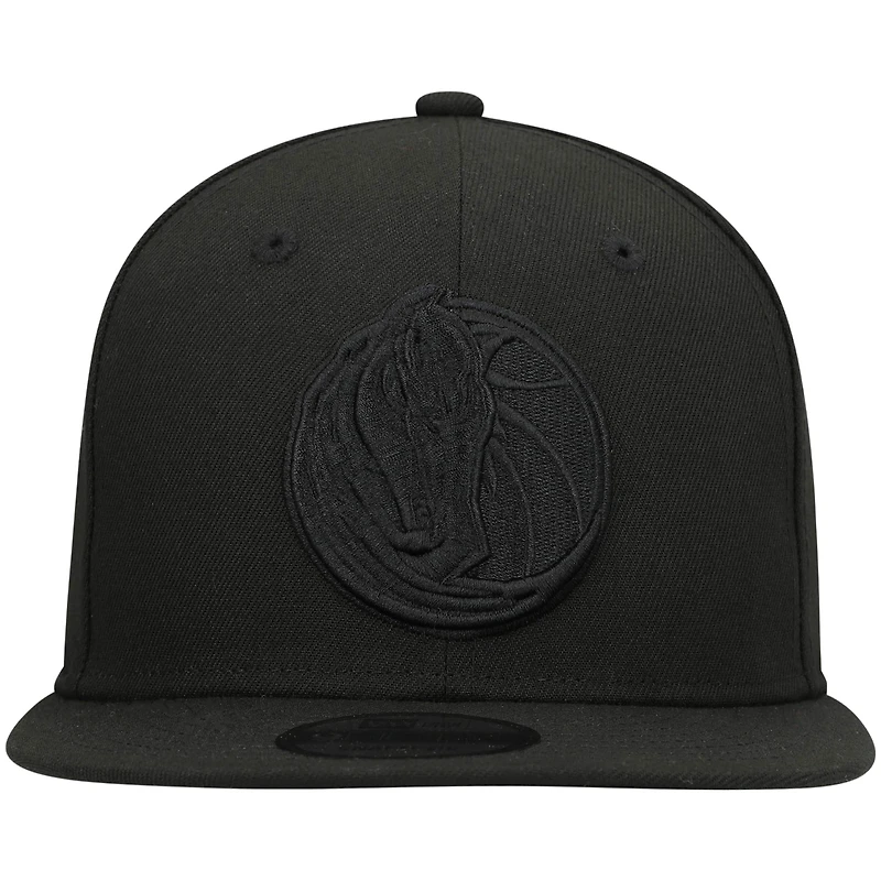 Casquette Snapback 9FIFTY des Dallas Mavericks de New Era pour homme, noir sur noir