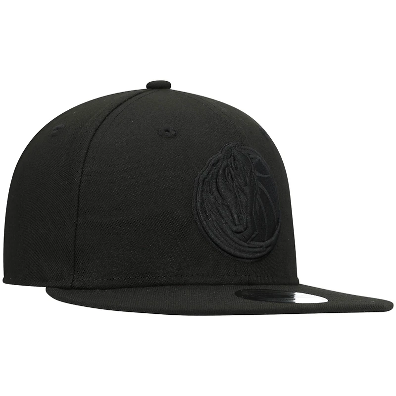 Casquette Snapback 9FIFTY des Dallas Mavericks de New Era pour homme, noir sur noir