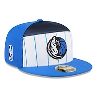 Casquette ajustée 59FIFTY blanche/bleue pour homme New Era Dallas Mavericks NBA Tip Off 2025