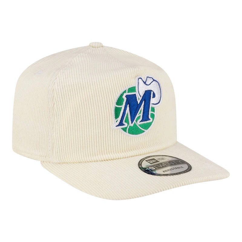 Casquette ajustable New Era blanche Dallas Mavericks 19TWENTY années 80 en velours côtelé chromé