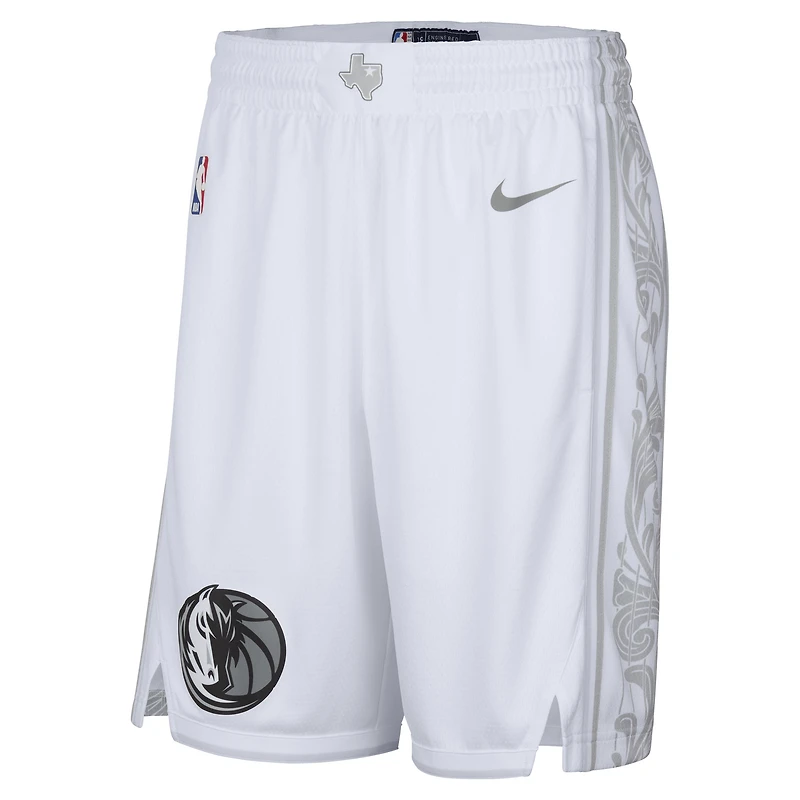 Short Nike blanc Dallas Mavericks City Edition Swingman 2024/25 pour homme