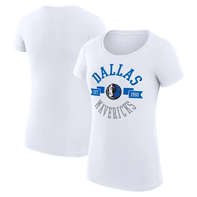 T-shirt G-III 4Her blanc pour femme, coupe ultra-ajustée, léger et à grand logo de la ville, Dallas Mavericks