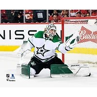 Jake Oettinger, joueur non signé des Dallas Stars, bloque un tir au but lors du septième match premier tour séries éliminatoires de la Coupe Stanley 2022