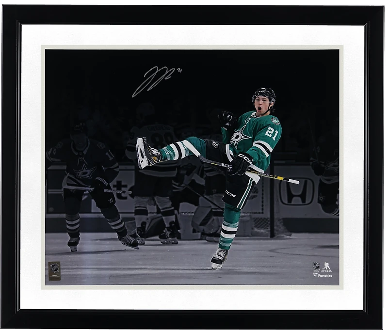 Jason Robertson Dallas Stars Autographed 16" x 20" Green Jersey Celebration Photograph